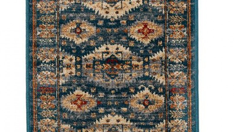 Increase the elegance of your home by adding a traditional runner