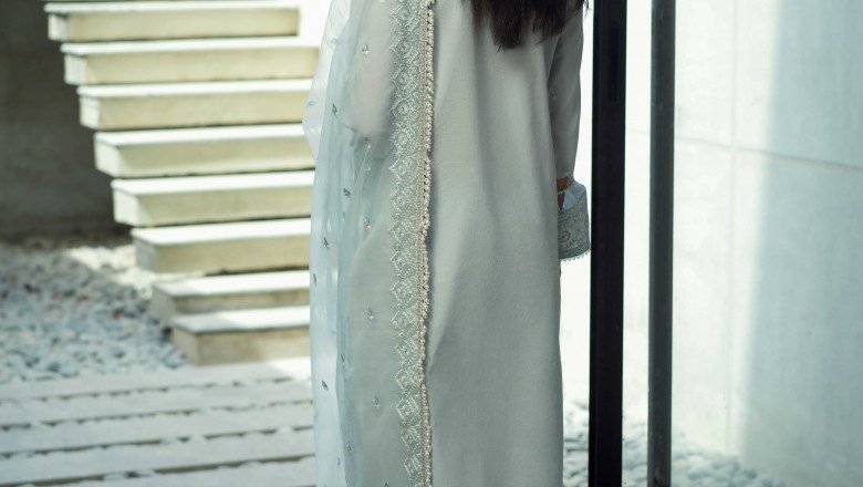 Sale on Brands in Pakistan | Lawn Collection | Seran