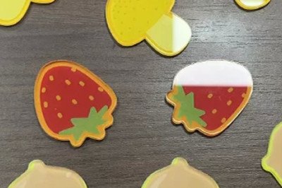 What is the process of making acrylic accessories?