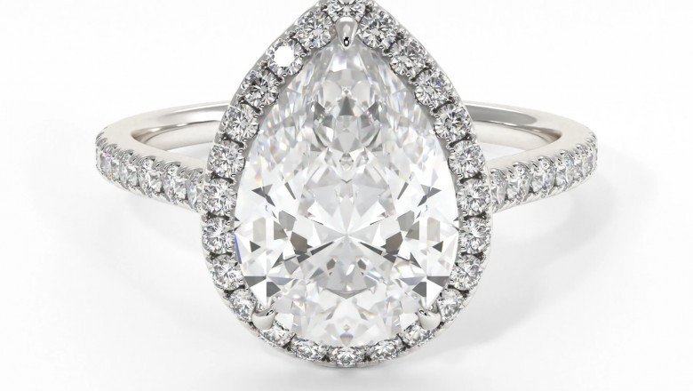 Surprise Your Lady Love With The Oval Moissanite Engagement Ring!