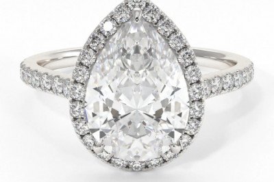 Surprise Your Lady Love With The Oval Moissanite Engagement Ring!