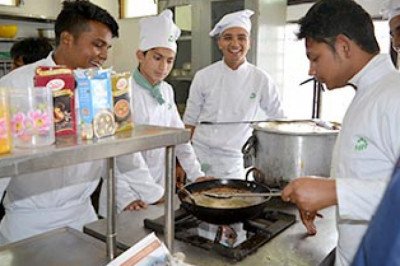 How to prepare for studying abroad after Hotel Management?