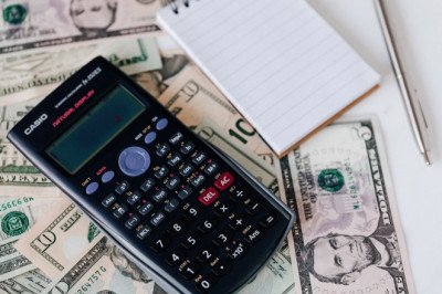 Business loan versus business credit card: Which is better for your circumstances?