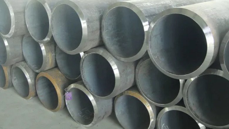 Straight seam steel pipe length measurement and surface treatment