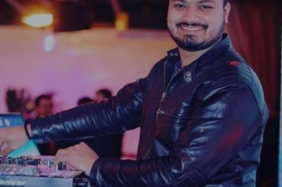 How to Hire a DJ, Singers, and Bands For a Party or Wedding Receptions