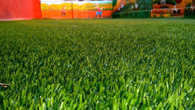 Looking to give your patio a fresh, green appeal? Buy Fake Grass for Patio!