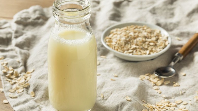 Drink made with oat milk and cappuccinos or coffee mixed with Oat Drink