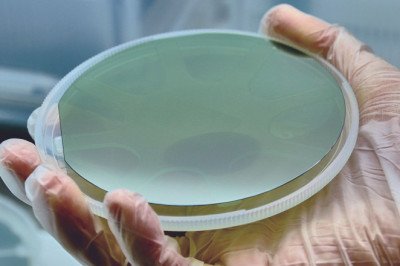Image sensors and highly integrated semiconductor elements are made from Epitaxial Wafer, which can be used in energy-saving and power devices.