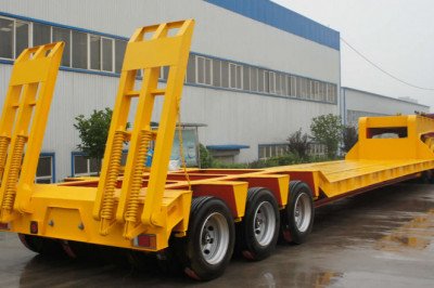 To move heavy loads from one place to another, Low Bed Trailer are used