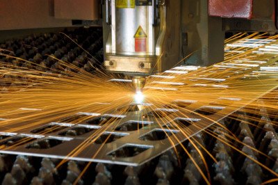 What Are the Advantages of Using a Laser Cutter Machine?