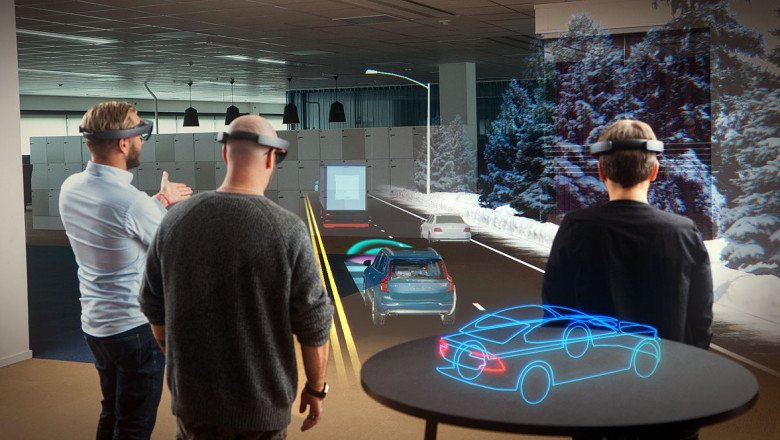 Virtual and Augmented Reality Are Advanced Technologies That Enhance Simulated Environments