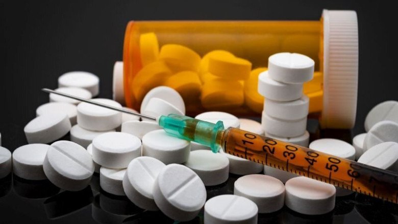Medical Professionals Prescribe Opioids For Moderate To Severe Pain Management
